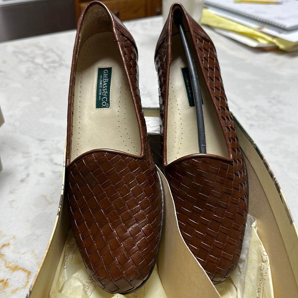 Bass flats. Size 7 narrow. Never worn.